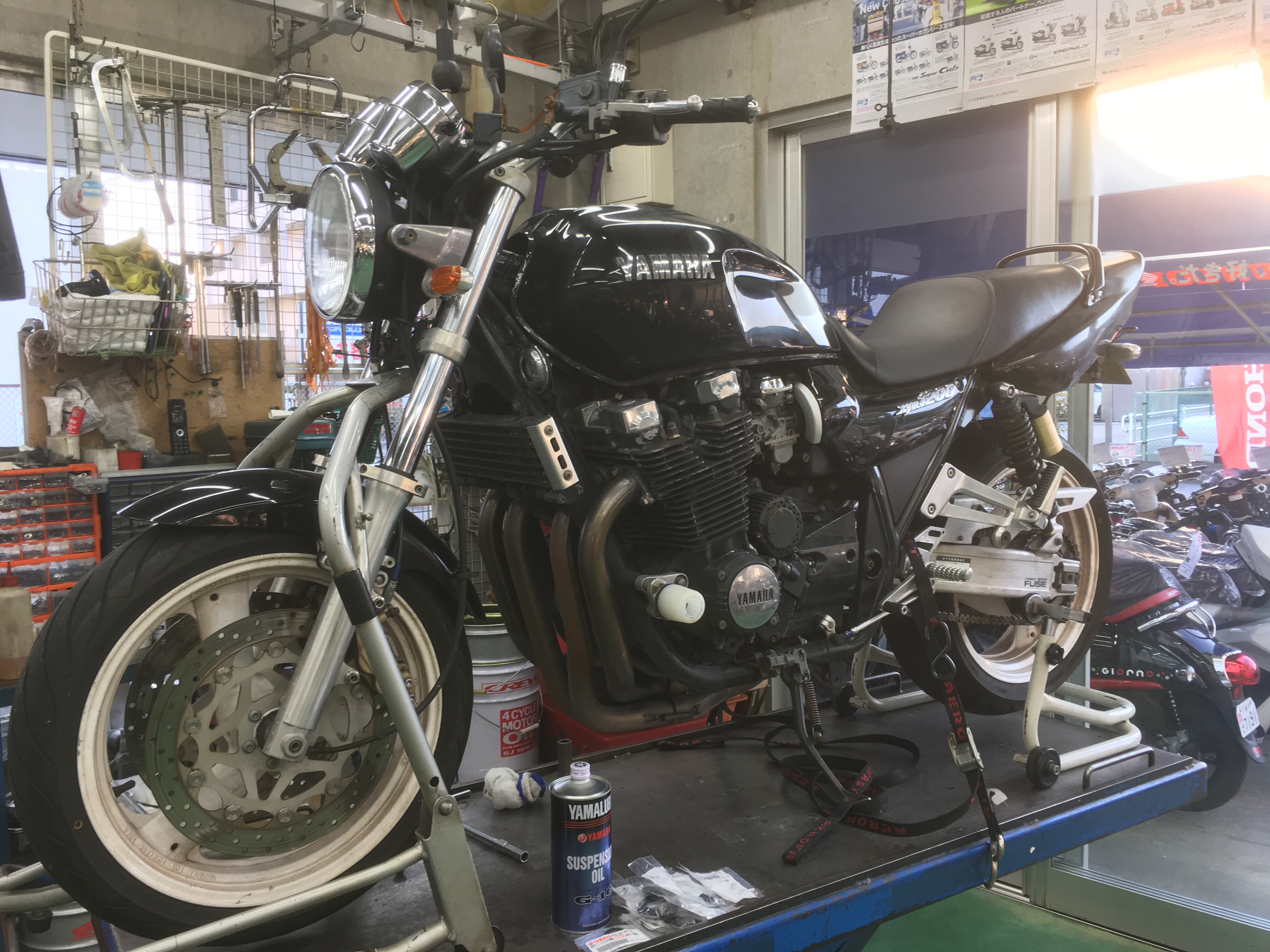 XJR1200フロントフォークオーバーホールさせてもらいました